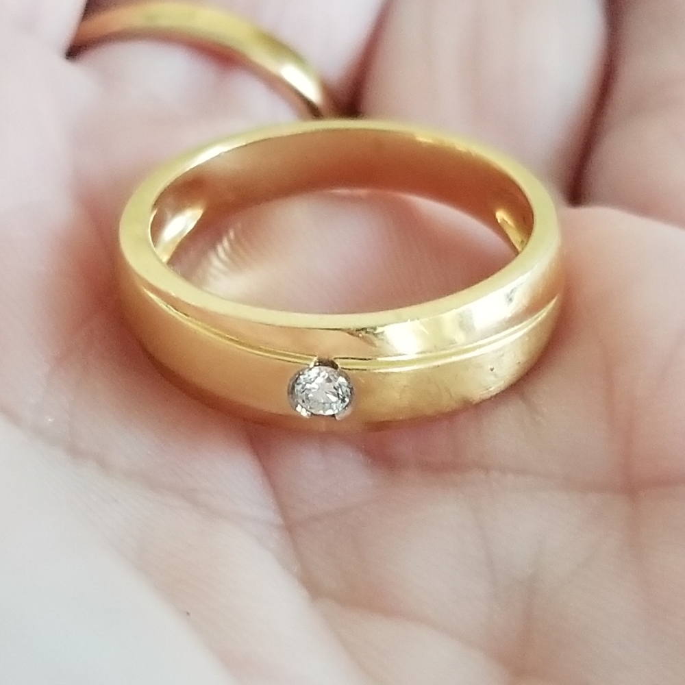 18K 750 Diamond Ring - Picture 2 of 16